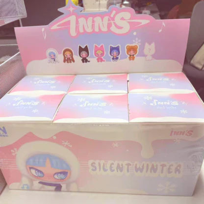 Caja ciega de la serie de peluches de invierno silencioso de Inn