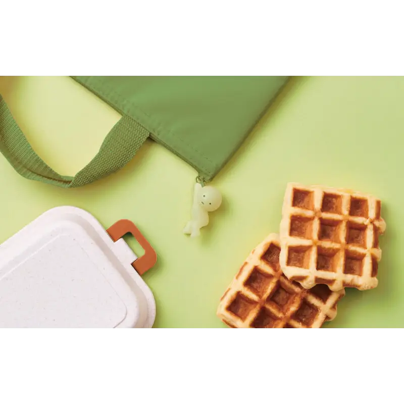 SMISKI Zipper Pull Figure - Surprey