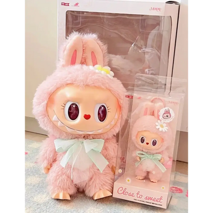 はに LABUBU MOKOKO CLOSE TO SWEET Labubu the Monsters – Mokoko Close to Sweet Vinyl Plush