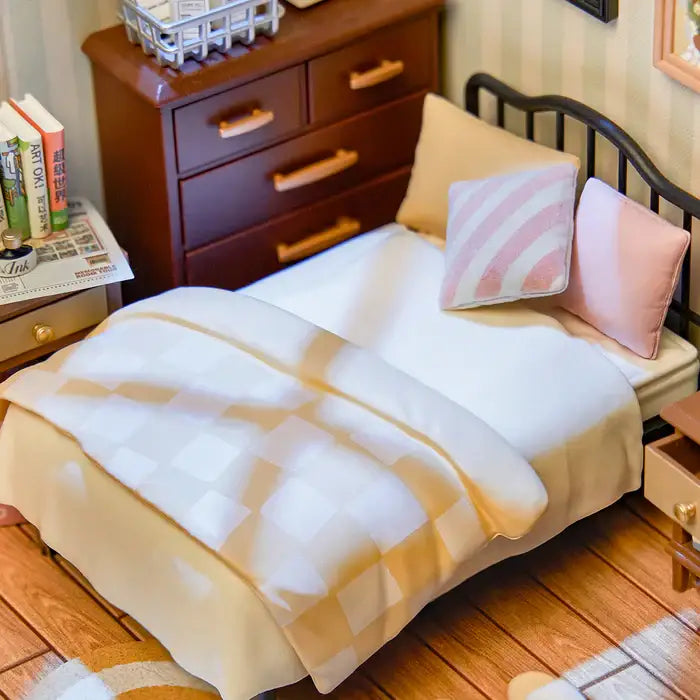 Rolife Sweet Dream Bedroom – DIY Miniaturhaus DW009 - Surprey