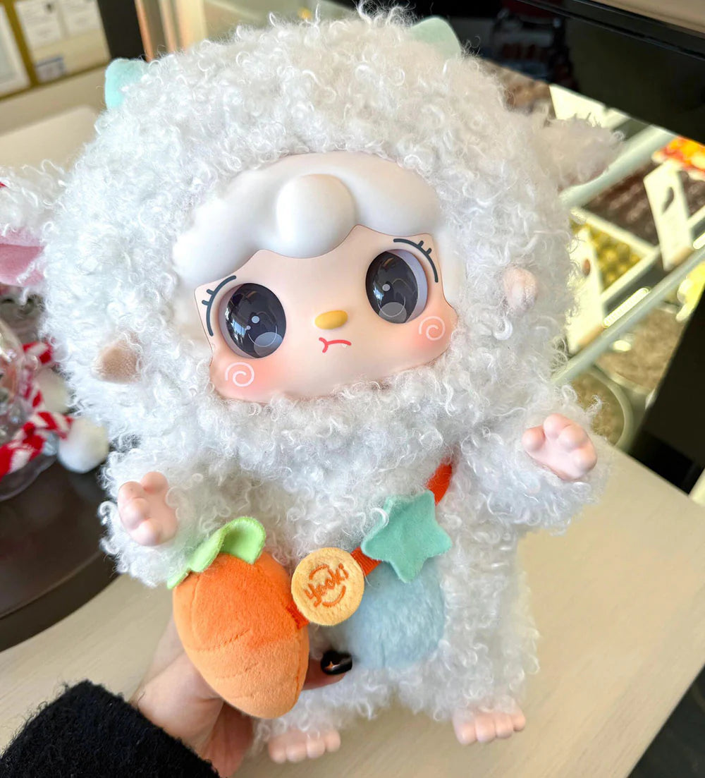 <tc>Yooki</tc> Lam 400% Vinyl Pluche Poppenhangkaart